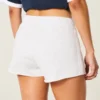 Mini-Shorts aus Fleece mit seitlichen Streifen Mini-Shorts aus Fleece mit seitlichen Streifen