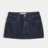 Mini-Skort aus dunkelblauem Denim mit Karomuster und Taschen Mini-Skort aus dunkelblauem Denim mit Karomuster und Taschen