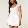 Mini-Skort-Kleid mit Flatterärmeln und gerafftem Oberteil
