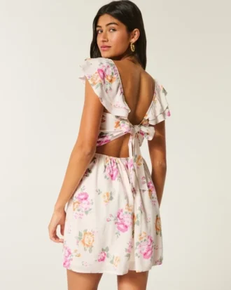 Minikleid mit Flatterärmeln und V-Taillen