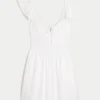 Minikleid mit Flatterärmeln und V-Taillenbund Minikleid mit Flatterärmeln und V-Taillenbund