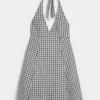 Minikleid mit offenem Rücken und Neckholder Minikleid mit offenem Rücken und Neckholder