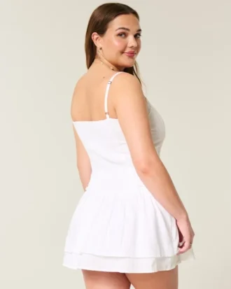 Minikleid mit Spitzenbesatz