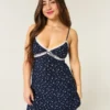 Minikleid mit Spitzendetails