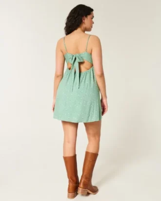 Minikleid mit Spitzendetails