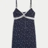 Minikleid mit Spitzendetails