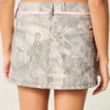 Minirock mit niedriger Taille, rosa Schnürung und Camouflage-Muster Minirock mit niedriger Taille, rosa Schnürung und Camouflage-Muster