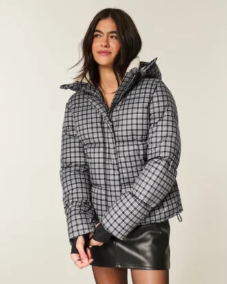 Mit Kunstfell gefütterte Daunenjacke