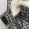 Mit Kunstfell gefütterte Daunenjacke Mit Kunstfell gefütterte Daunenjacke