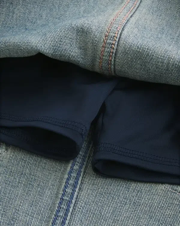Mittlerer Waschgang Bestickter Denim-Minirock Mittlerer Waschgang Bestickter Denim-Minirock