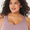 Nahtloses Tanktop mit V-Ausschnitt aus geripptem Stoff
