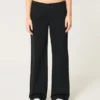 Niedrig geschnittene schwarze Baggy-Jeans