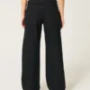 Niedrig geschnittene schwarze Baggy-Jeans