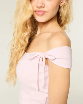 Off-Shoulder-Top mit gebundenen Ärmeln