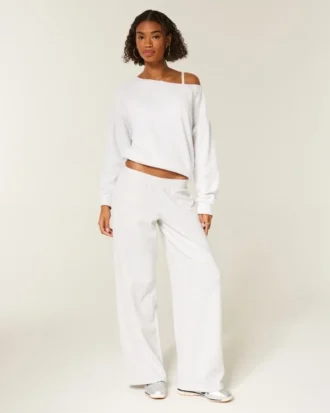 Oversized-Sweatshirt mit schulterfreiem Ausschnitt Oversized-Sweatshirt mit schulterfreiem Ausschnitt
