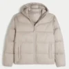 Pufferjacke mit Kapuze Pufferjacke mit Kapuze