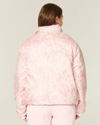 Pufferjacke mit Reißverschlussmuster