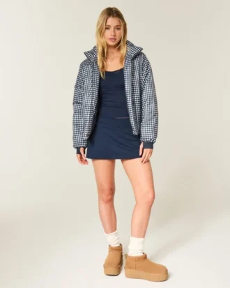 Pufferjacke mit Reißverschlussmuster