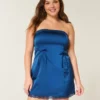 Satin-Bodycon-Kleid mit Schleife und trägerlosem Ausschnitt Satin-Bodycon-Kleid mit Schleife und trägerlosem Ausschnitt