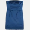 Satin-Bodycon-Kleid mit Schleife und trägerlosem Ausschnitt Satin-Bodycon-Kleid mit Schleife und trägerlosem Ausschnitt