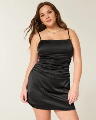 Satin-Kleid mit Schleife am Rücken