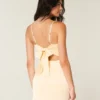 Satin-Kleid mit Schleife am Rücken Satin-Kleid mit Schleife am Rücken