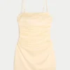 Satin-Kleid mit Schleife am Rücken Satin-Kleid mit Schleife am Rücken