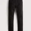 Schwarze, nicht ausbleichende Slim-Straight-Jeans Schwarze, nicht ausbleichende Slim-Straight-Jeans