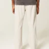 Seersucker-Hose mit weitem Bein zum Hineinschlüpfen Seersucker-Hose mit weitem Bein zum Hineinschlüpfen