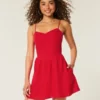 Skort-Kleid aus Leinenmischung mit offenem Rücken Skort-Kleid aus Leinenmischung mit offenem Rücken