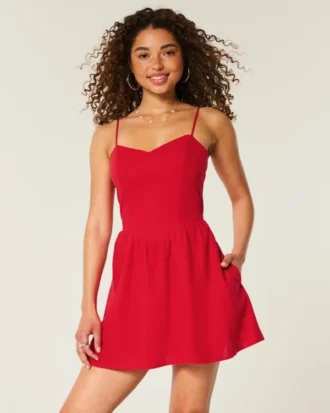 Skort-Kleid aus Leinenmischung mit offenem Rücken
