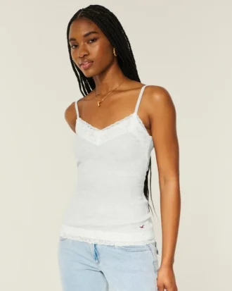 Spitzenbesetztes Layering-Top