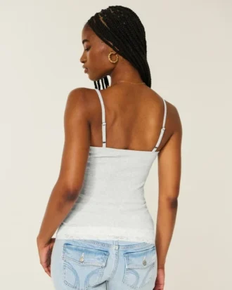 Spitzenbesetztes Layering-Top