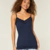 Spitzenbesetztes Top