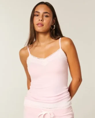 Spitzenbesetztes Top