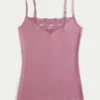 Spitzenbesetztes Top