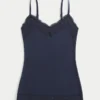 Spitzenbesetztes Top