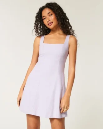 Strukturiertes Minikleid aus Leinenmischung Strukturiertes Minikleid aus Leinenmischung