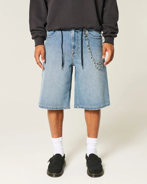 Superbaggy-Jeansshorts in mittlerer Waschung Superbaggy-Jeansshorts in mittlerer Waschung