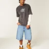 Superbaggy-Jeansshorts mit Totenkopf-Grafik Superbaggy-Jeansshorts mit Totenkopf-Grafik