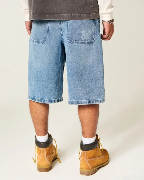 Superbaggy-Jeansshorts mit Totenkopf-Grafik Superbaggy-Jeansshorts mit Totenkopf-Grafik