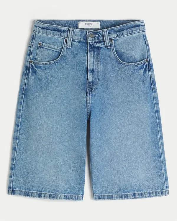 Superbaggy-Jeansshorts mit Totenkopf-Grafik Superbaggy-Jeansshorts mit Totenkopf-Grafik