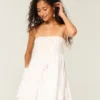 Trägerloses Babydoll-Minikleid mit Oberteil im Häkelstil Trägerloses Babydoll-Minikleid mit Oberteil im Häkelstil