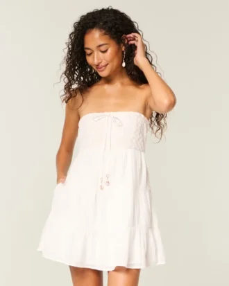 Trägerloses Babydoll-Minikleid mit Oberteil im Häkelstil