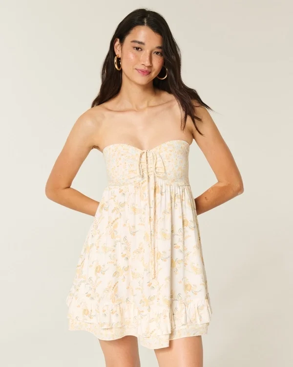 Trägerloses Babydoll-Minikleid mit Rüschen Trägerloses Babydoll-Minikleid mit Rüschen