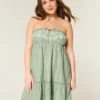 Trägerloses, besticktes Babydoll-Kleid Trägerloses, besticktes Babydoll-Kleid