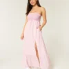 Trägerloses Maxikleid im Häkelstil