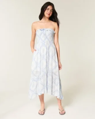 Trägerloses Maxikleid mit Smokarbeit