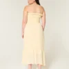 Trägerloses Maxikleid mit Smokarbeit