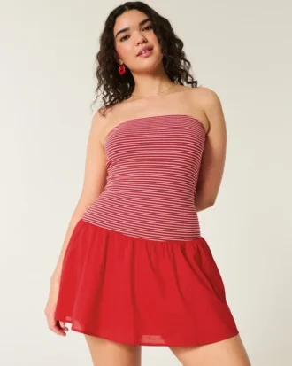 Trägerloses Minikleid aus Strickgewebe mit tiefem Taillenbund